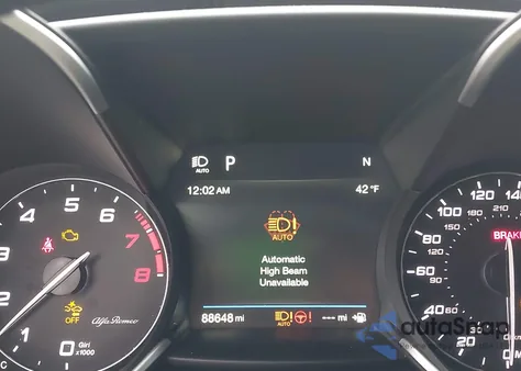 2018 Alfa Romeo Giulia Quadrifoglio Rwd z USA, uszkodzony, nr VIN ZARFAEAV0J7572800